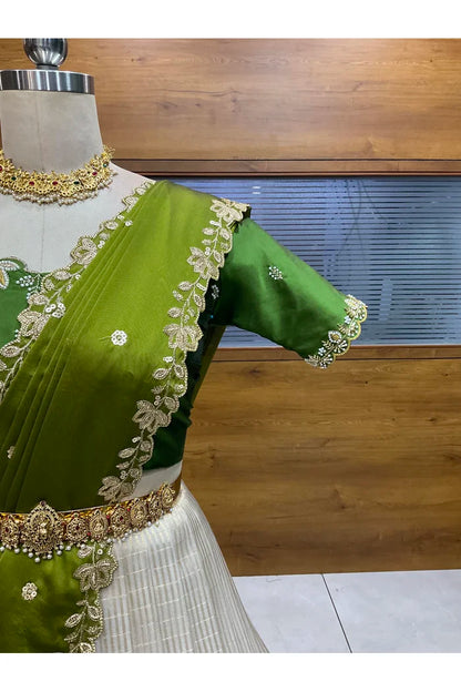 దక్షిణ భారత పండుగ సాంప్రదాయ హాఫ్ చీర (ఛవి) 