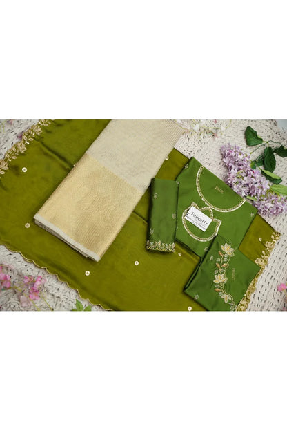 దక్షిణ భారత పండుగ సాంప్రదాయ హాఫ్ చీర (ఛవి) 