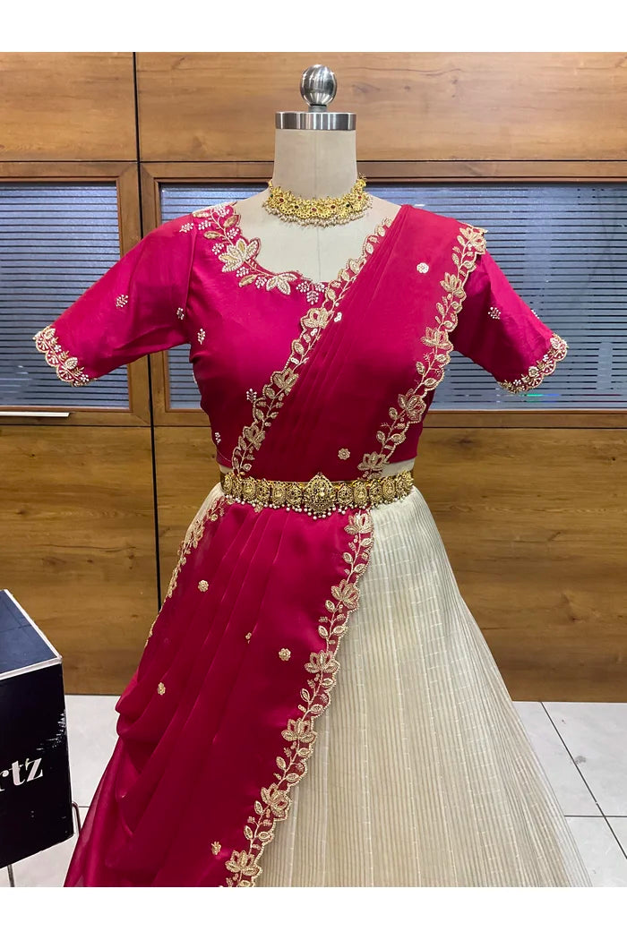 దక్షిణ భారత పండుగ సాంప్రదాయ హాఫ్ చీర (ఛవి) 