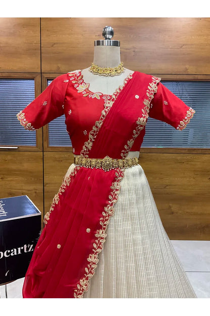 దక్షిణ భారత పండుగ సాంప్రదాయ హాఫ్ చీర (ఛవి) 