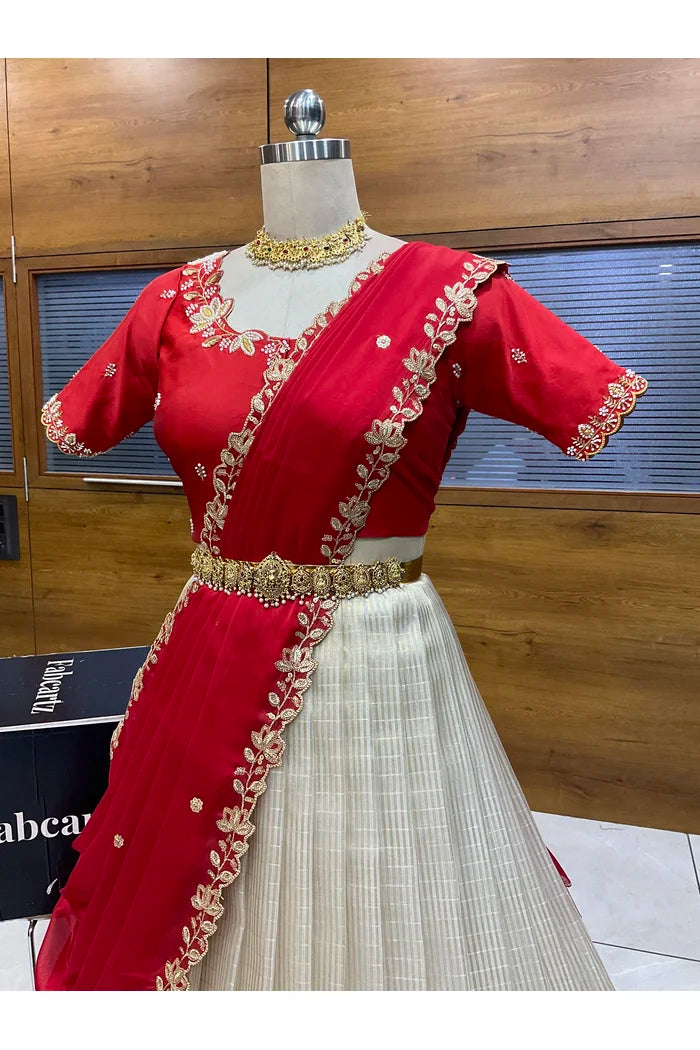 దక్షిణ భారత పండుగ సాంప్రదాయ హాఫ్ చీర (ఛవి) 