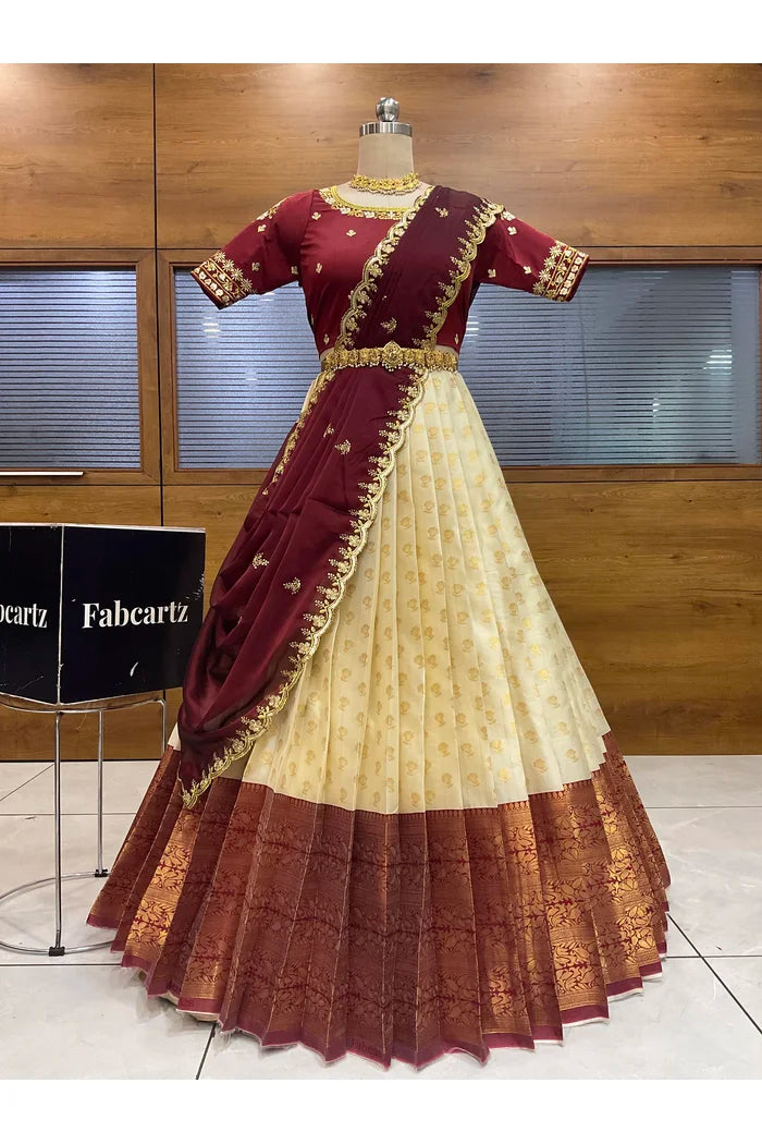 దక్షిణ భారత పండుగ సాంప్రదాయ హాఫ్ చీర (ఛవి) 