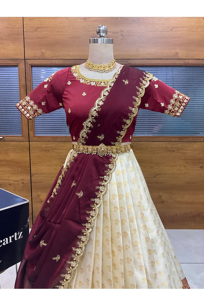 దక్షిణ భారత పండుగ సాంప్రదాయ హాఫ్ చీర (ఛవి) 