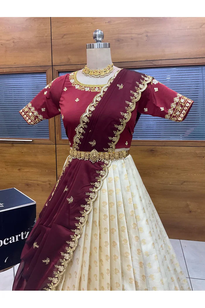 దక్షిణ భారత పండుగ సాంప్రదాయ హాఫ్ చీర (ఛవి) 