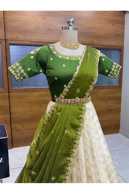 దక్షిణ భారత పండుగ సాంప్రదాయ హాఫ్ చీర (ఛవి) 