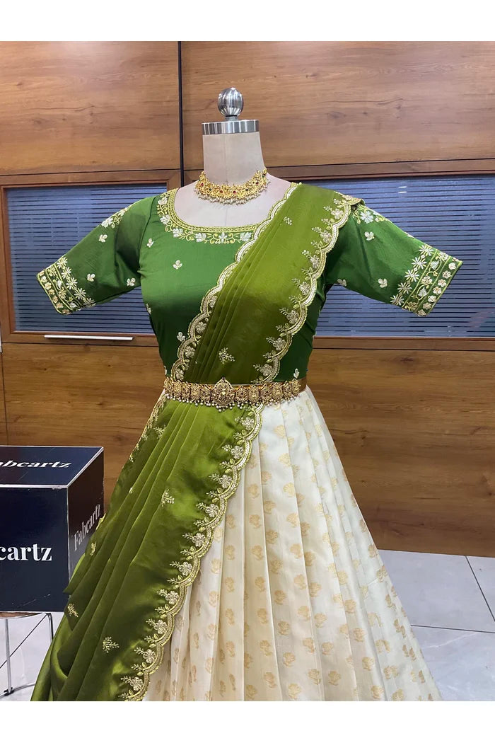 దక్షిణ భారత పండుగ సాంప్రదాయ హాఫ్ చీర (ఛవి) 