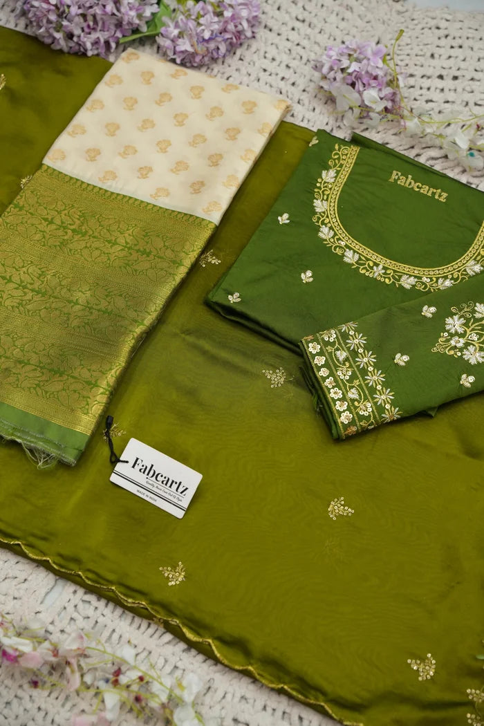 దక్షిణ భారత పండుగ సాంప్రదాయ హాఫ్ చీర (ఛవి) 