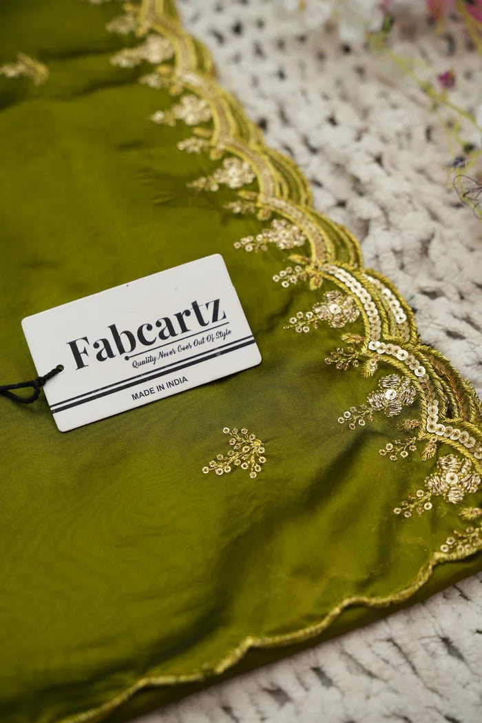 దక్షిణ భారత పండుగ సాంప్రదాయ హాఫ్ చీర (ఛవి) 