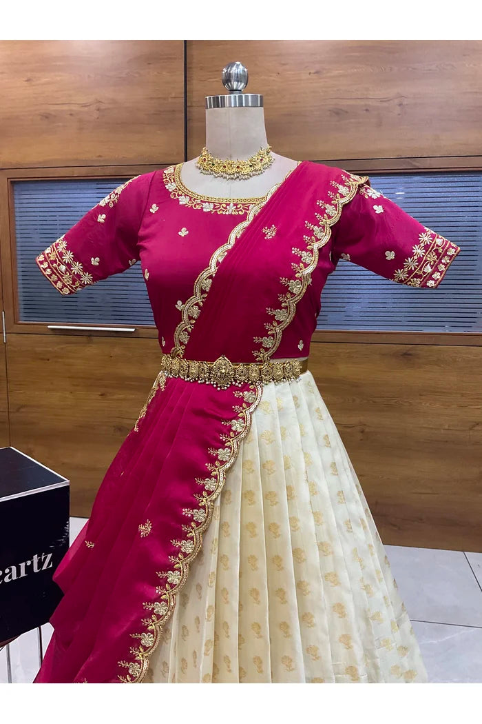 దక్షిణ భారత పండుగ సాంప్రదాయ హాఫ్ చీర (ఛవి) 