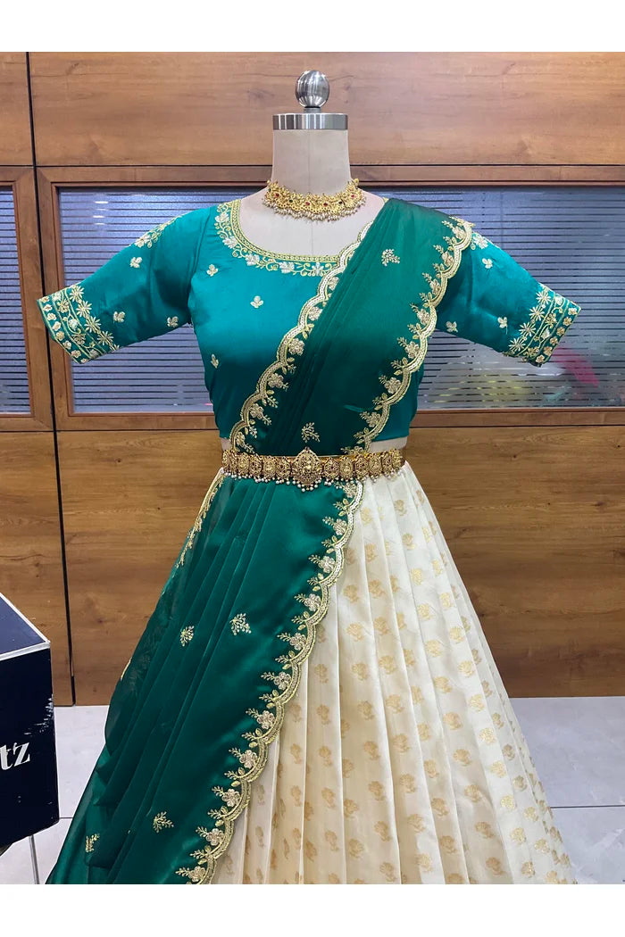 దక్షిణ భారత పండుగ సాంప్రదాయ హాఫ్ చీర (ఛవి) 