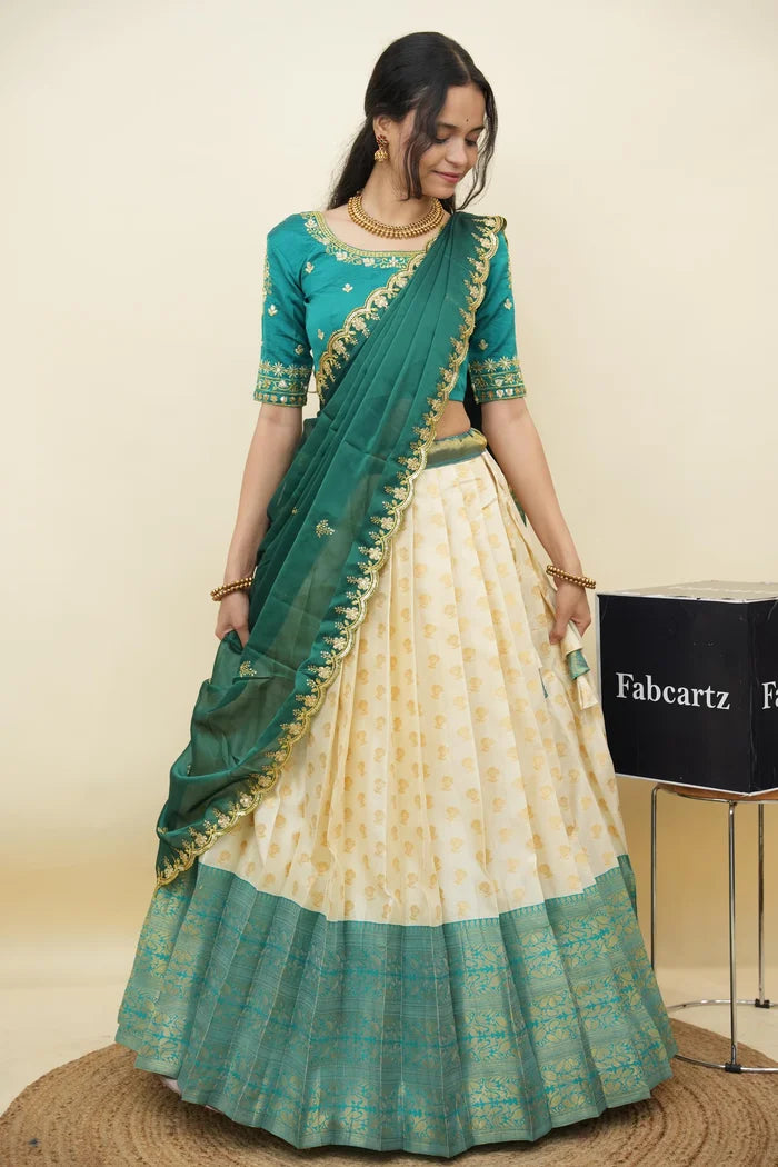దక్షిణ భారత పండుగ సాంప్రదాయ హాఫ్ చీర (ఛవి) 