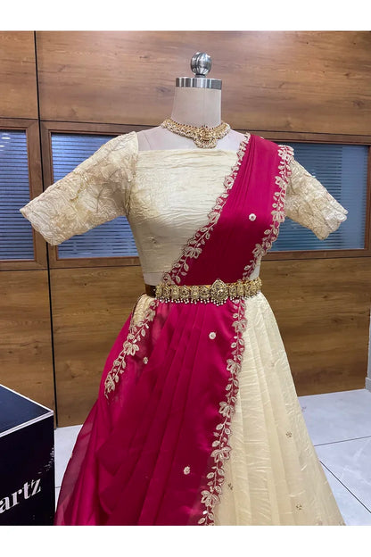 దక్షిణ భారత పండుగ సాంప్రదాయ హాఫ్ చీర (ఛవి) 