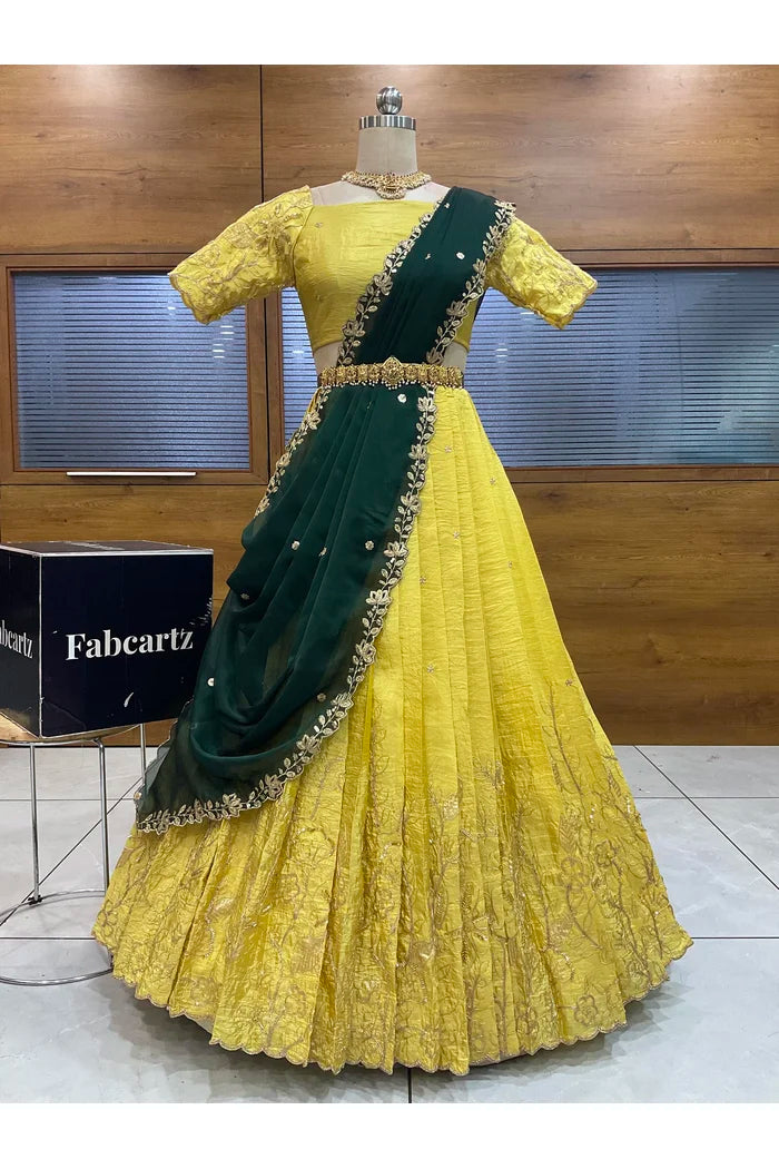 దక్షిణ భారత పండుగ సాంప్రదాయ హాఫ్ చీర (ఛవి) 