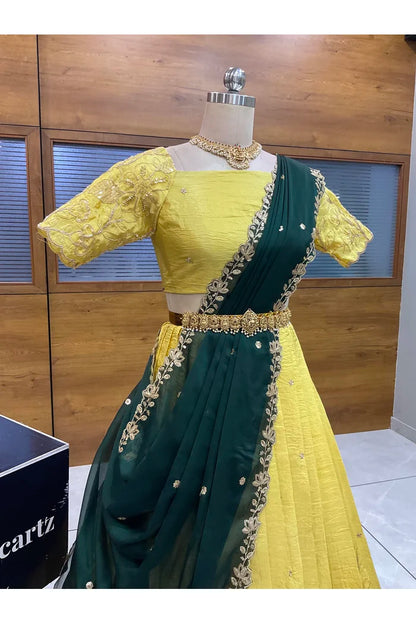 దక్షిణ భారత పండుగ సాంప్రదాయ హాఫ్ చీర (ఛవి) 