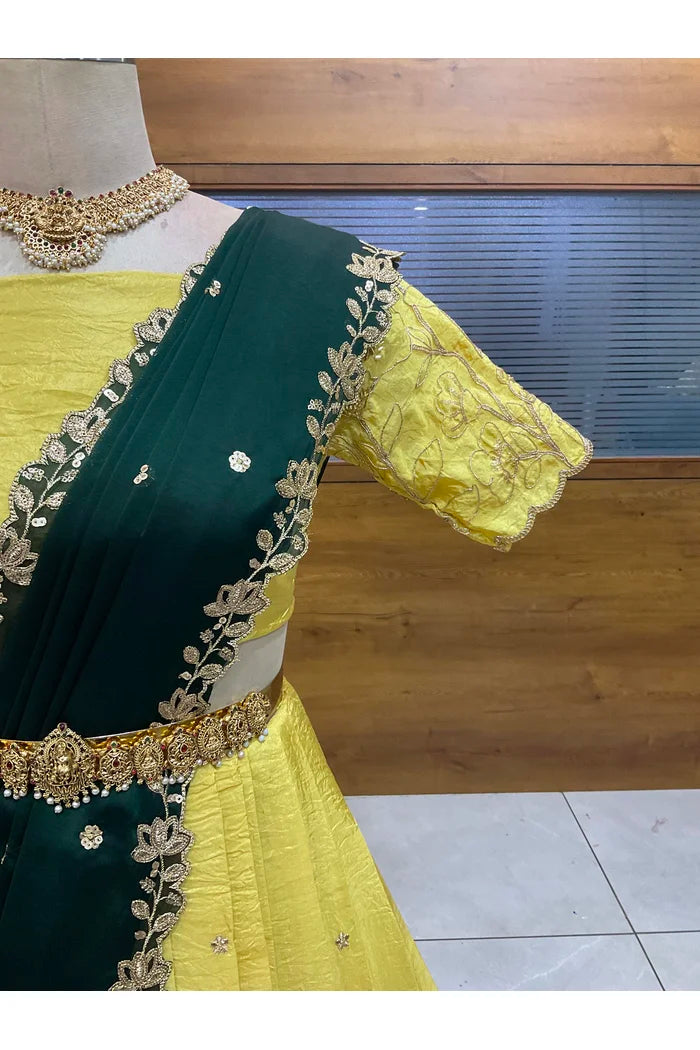 దక్షిణ భారత పండుగ సాంప్రదాయ హాఫ్ చీర (ఛవి) 