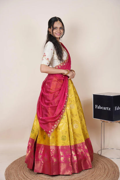 దక్షిణ భారత పండుగ సాంప్రదాయ హాఫ్ చీర (ఛవి) 
