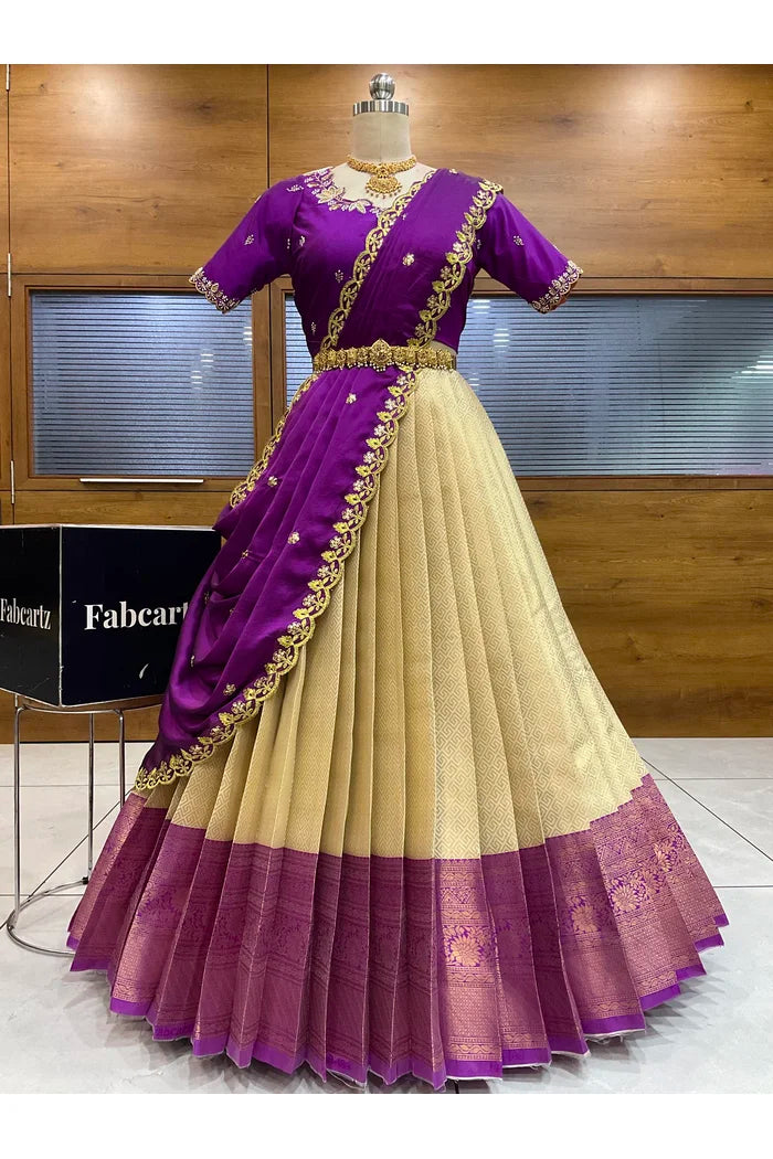 దక్షిణ భారత పండుగ సాంప్రదాయ హాఫ్ చీర (ఛవి) 