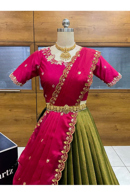 దక్షిణ భారత పండుగ సాంప్రదాయ హాఫ్ చీర (ఛవి) 