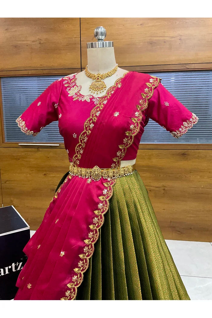 దక్షిణ భారత పండుగ సాంప్రదాయ హాఫ్ చీర (ఛవి) 