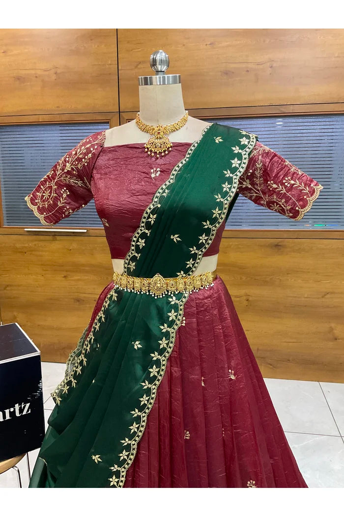 దక్షిణ భారత పండుగ సాంప్రదాయ హాఫ్ చీర (ఛవి) 