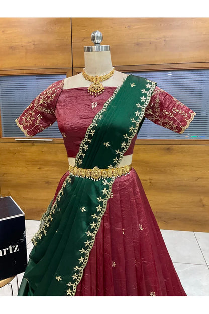 దక్షిణ భారత పండుగ సాంప్రదాయ హాఫ్ చీర (ఛవి) 