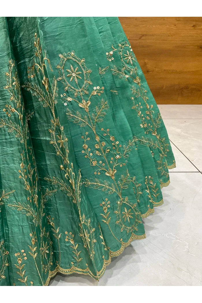 దక్షిణ భారత పండుగ సాంప్రదాయ హాఫ్ చీర (ఛవి) 