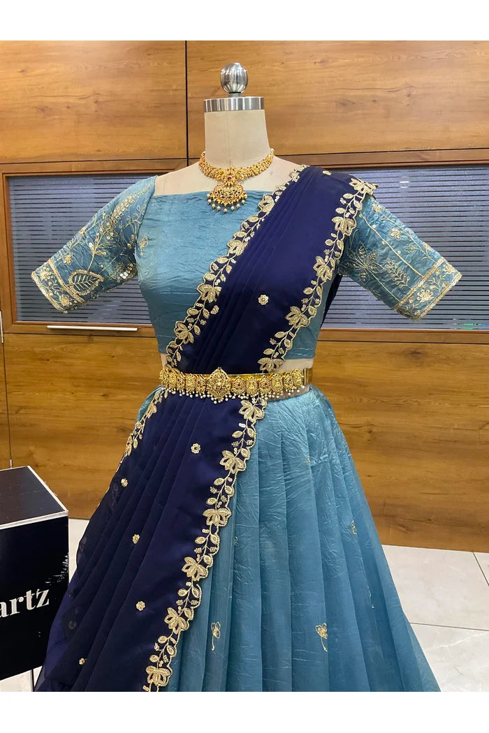 దక్షిణ భారత పండుగ సాంప్రదాయ హాఫ్ చీర (ఛవి) 