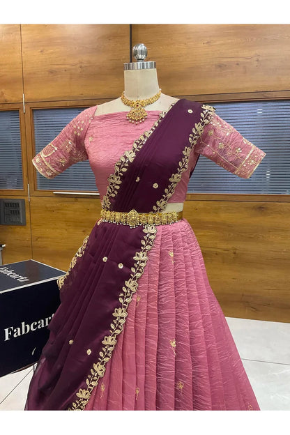 దక్షిణ భారత పండుగ సాంప్రదాయ హాఫ్ చీర (ఛవి) 