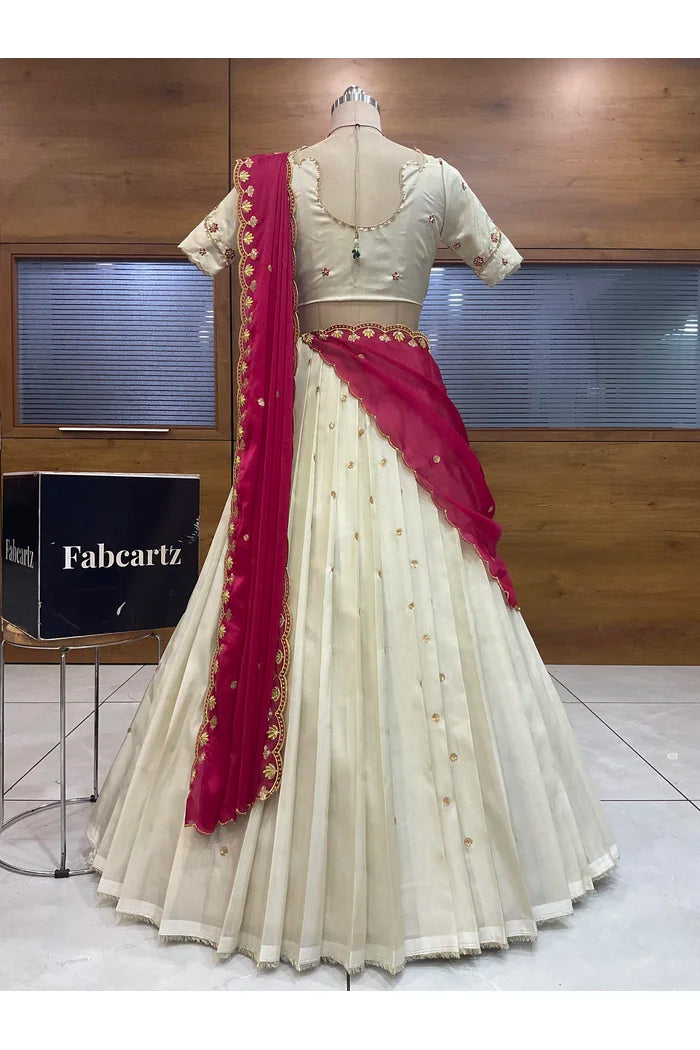 దక్షిణ భారత పండుగ సాంప్రదాయ హాఫ్ చీర (ఛవి) 