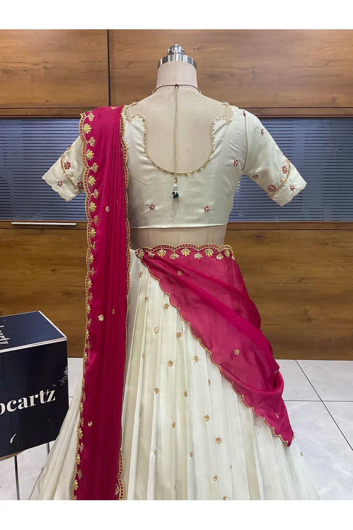 దక్షిణ భారత పండుగ సాంప్రదాయ హాఫ్ చీర (ఛవి) 