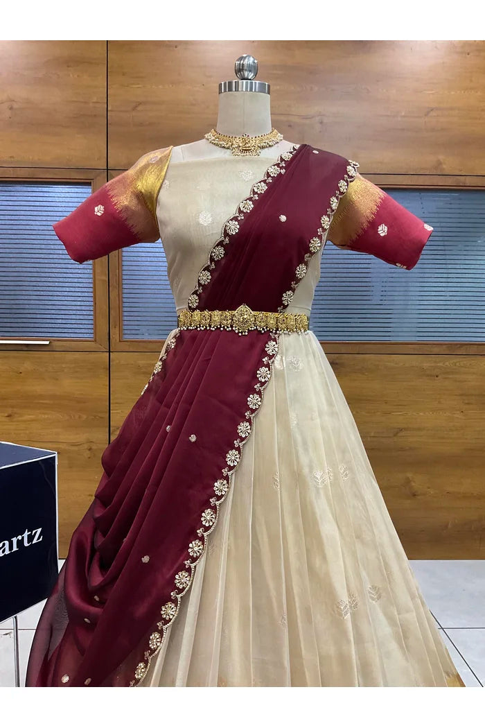 దక్షిణ భారత పండుగ సాంప్రదాయ హాఫ్ చీర (ఛవి) 