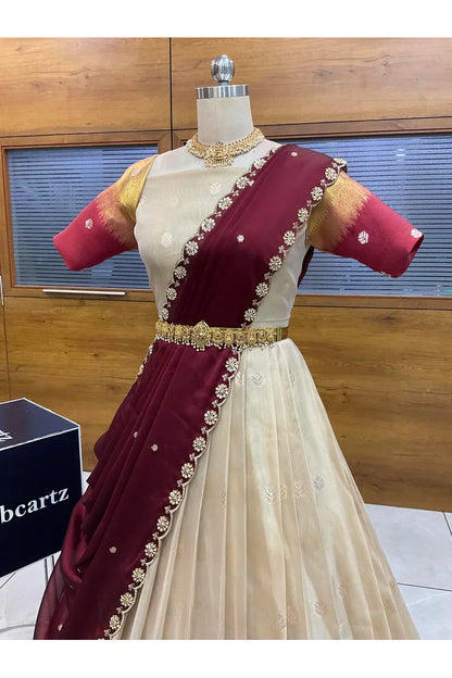 దక్షిణ భారత పండుగ సాంప్రదాయ హాఫ్ చీర (ఛవి) 