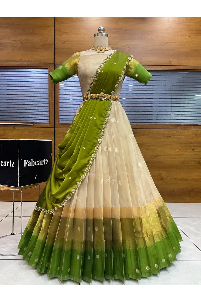 దక్షిణ భారత పండుగ సాంప్రదాయ హాఫ్ చీర (ఛవి) 