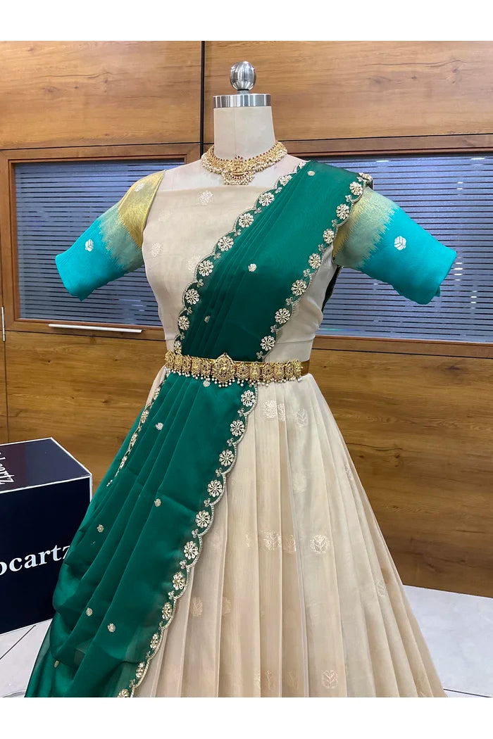 దక్షిణ భారత పండుగ సాంప్రదాయ హాఫ్ చీర (ఛవి) 