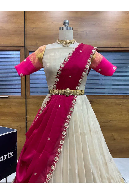 దక్షిణ భారత పండుగ సాంప్రదాయ హాఫ్ చీర (ఛవి) 