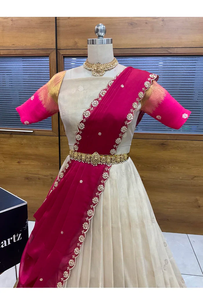 దక్షిణ భారత పండుగ సాంప్రదాయ హాఫ్ చీర (ఛవి) 