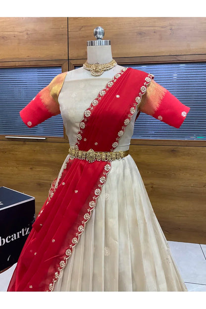 దక్షిణ భారత పండుగ సాంప్రదాయ హాఫ్ చీర (ఛవి) 