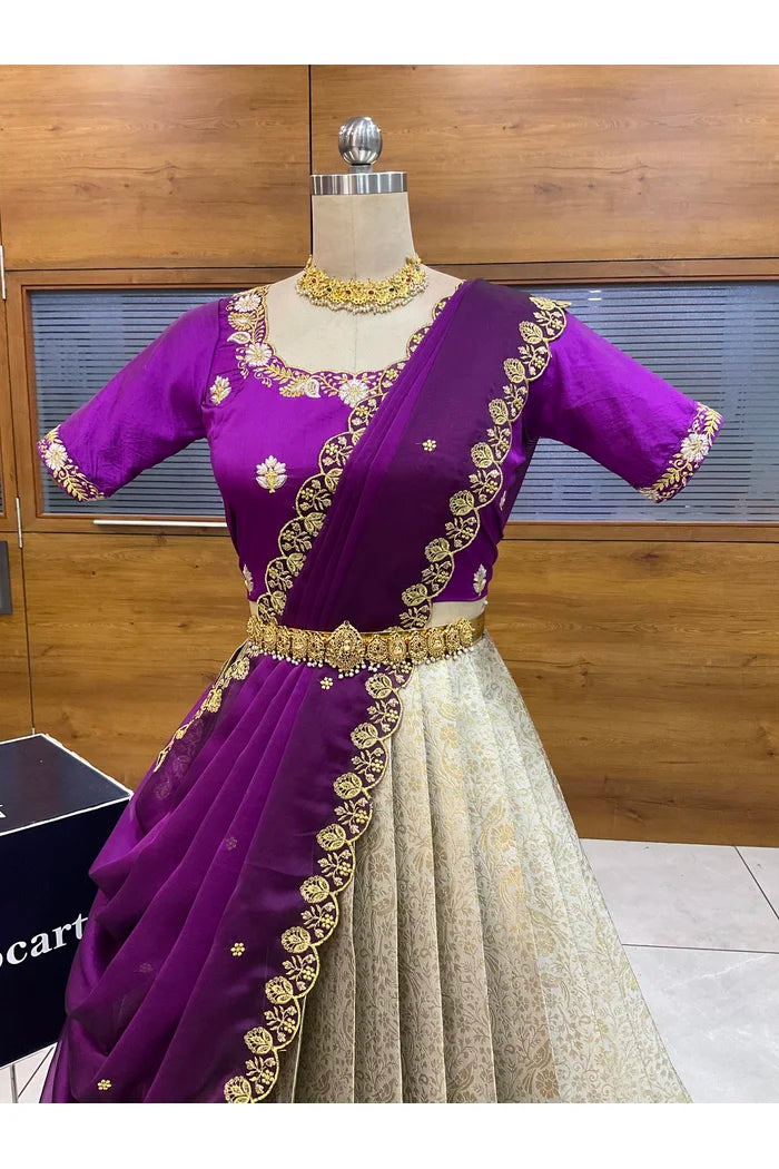 దక్షిణ భారత పండుగ సాంప్రదాయ హాఫ్ చీర (ఛవి) 