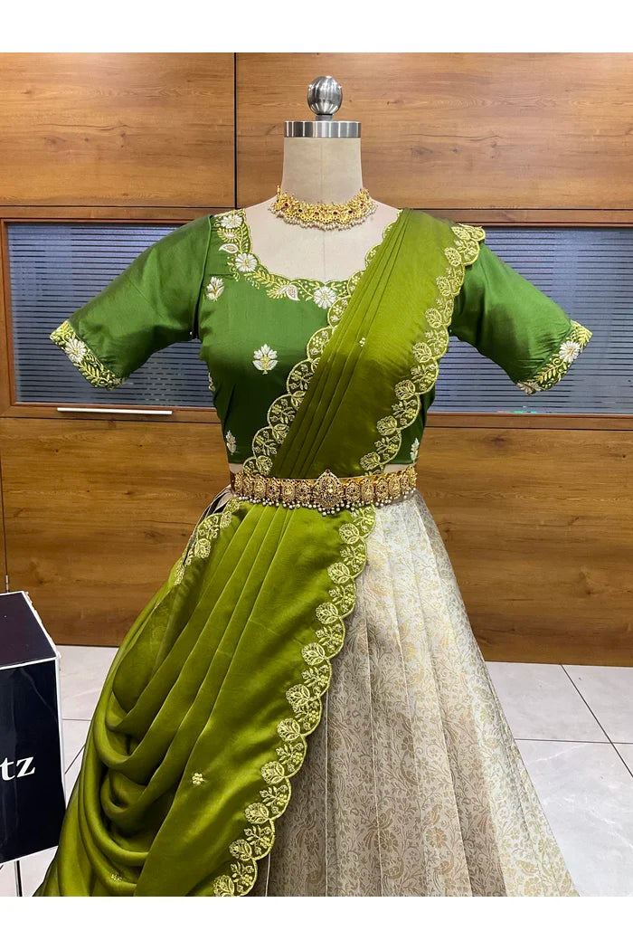 దక్షిణ భారత పండుగ సాంప్రదాయ హాఫ్ చీర (ఛవి) 
