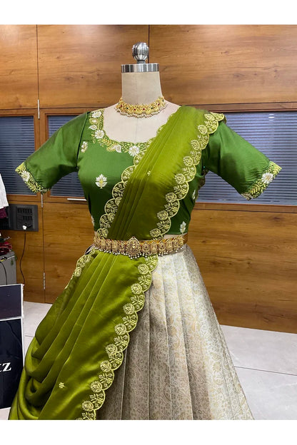 దక్షిణ భారత పండుగ సాంప్రదాయ హాఫ్ చీర (ఛవి) 