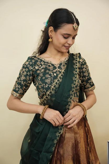 దక్షిణ భారత పండుగ సాంప్రదాయ హాఫ్ చీర (ఛవి) 