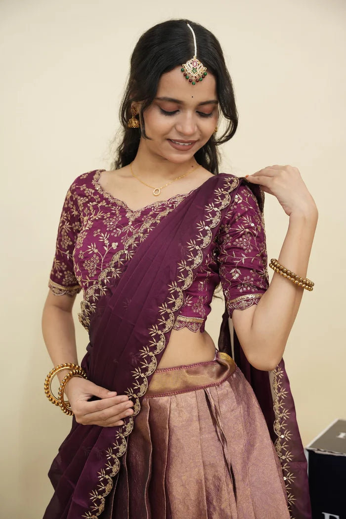 దక్షిణ భారత పండుగ సాంప్రదాయ హాఫ్ చీర (ఛవి) 