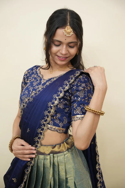 దక్షిణ భారత పండుగ సాంప్రదాయ హాఫ్ చీర (ఛవి) 