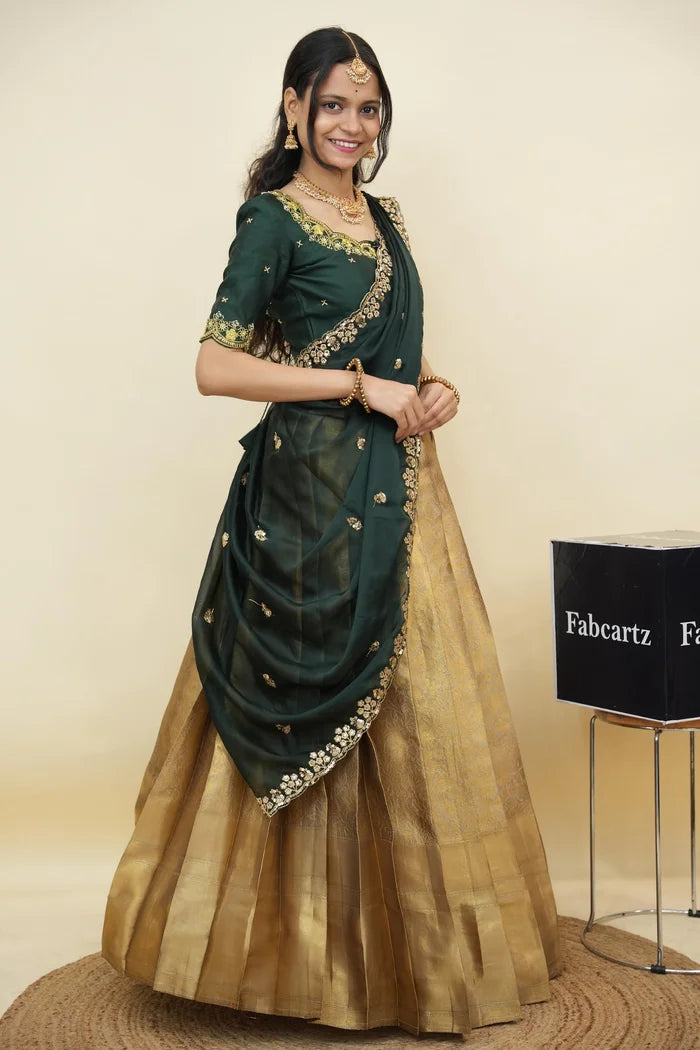దక్షిణ భారత పండుగ సాంప్రదాయ హాఫ్ చీర (ఛవి) 