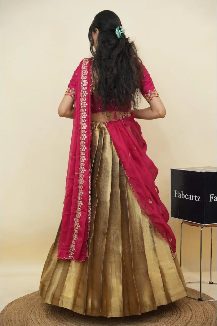 దక్షిణ భారత పండుగ సాంప్రదాయ హాఫ్ చీర (ఛవి) 