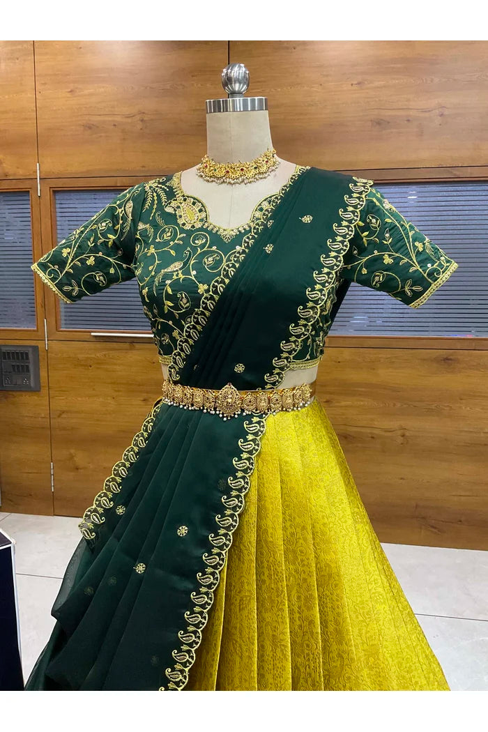 దక్షిణ భారత పండుగ సాంప్రదాయ హాఫ్ చీర (ఛవి) 