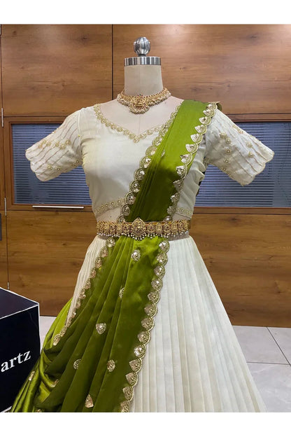 దక్షిణ భారత పండుగ సాంప్రదాయ హాఫ్ చీర (ఛవి) 