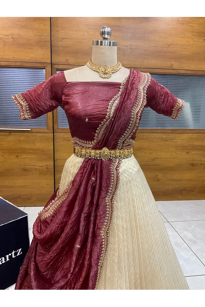 దక్షిణ భారత పండుగ సాంప్రదాయ హాఫ్ చీర (ఛవి) 