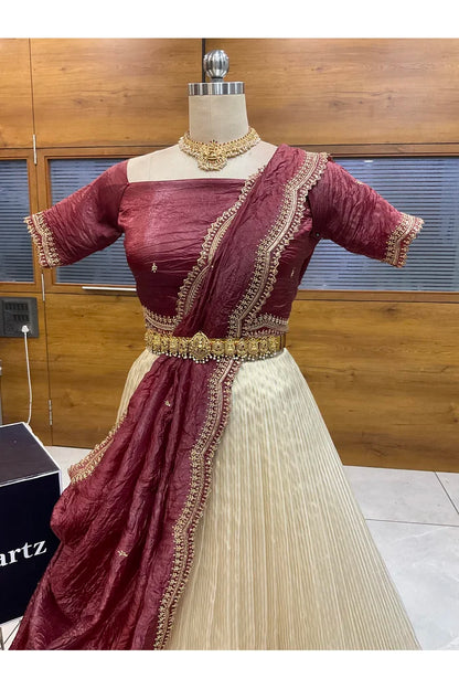 దక్షిణ భారత పండుగ సాంప్రదాయ హాఫ్ చీర (ఛవి) 