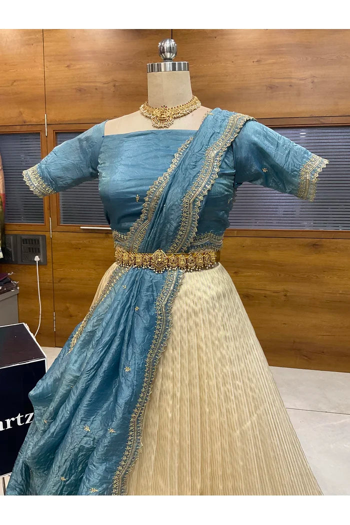 దక్షిణ భారత పండుగ సాంప్రదాయ హాఫ్ చీర (ఛవి) 